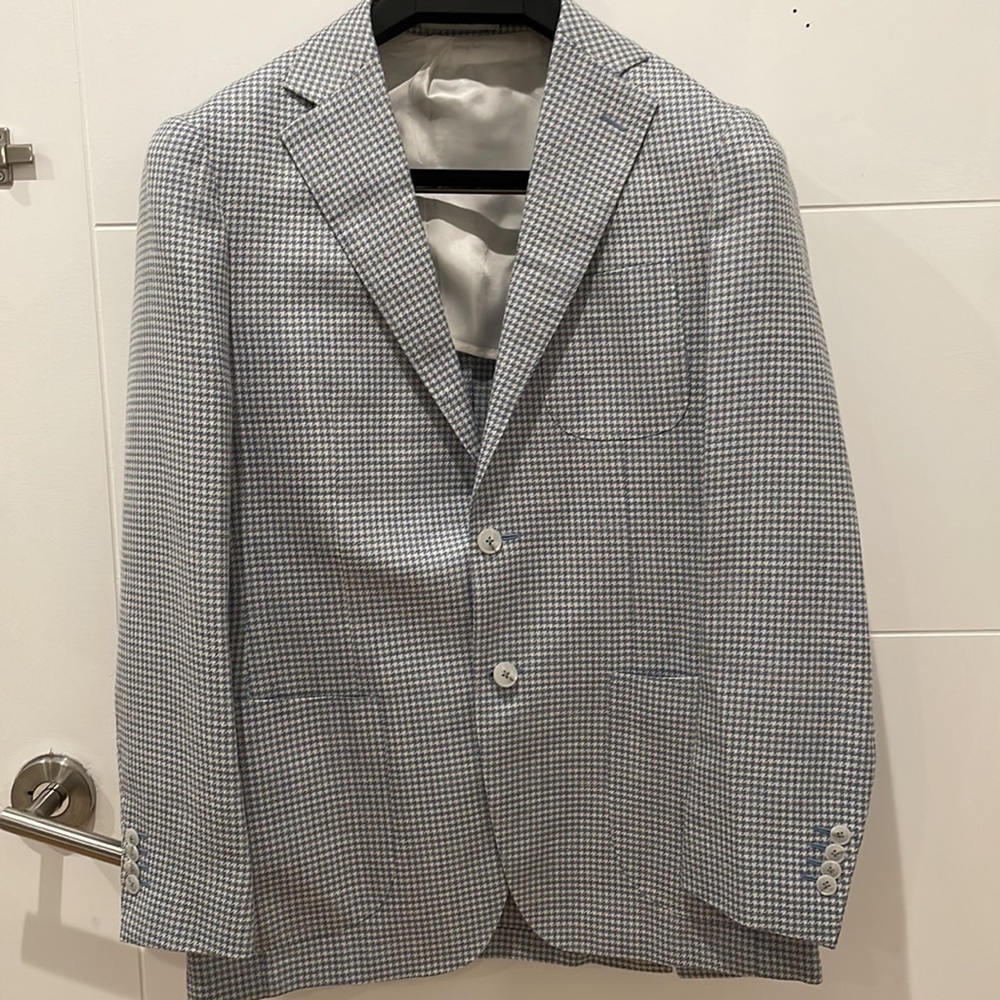 Suitsupply Light Blue Houndstooth Havana Jacket. US 38 EU48. Wool silk linen